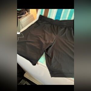 Under Armour Black Athletic Shorts Lightweight Moisture-Wicking